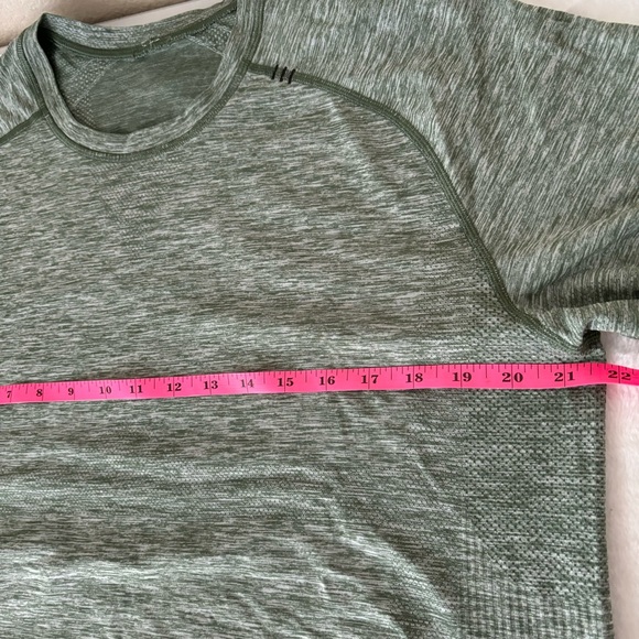 Lululemon Men’s Metal Vent Tech Short Sleeve Top, size L - Picture 9 of 12